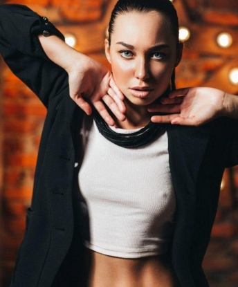 Анкета проститутки Арина - город Часов Яр, 24 года, №9838